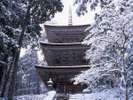 国宝の三重の塔がある明通寺(小浜市)