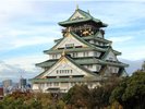 季節の顔が魅力の大阪城公園。歴史ファンにはたまりませんね。<ホテルより電車で約15分>