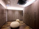 【湯屋 水禅/脱衣所】脱衣所には鍵付ロッカーを完備しております。