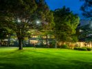 ライトアップ&かがり火で幻想的な夜の日本庭園
