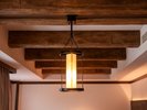 ■コンセプトルーム「アルブル」太い梁や設えなど、重厚な山小屋の雰囲気のある広いお部屋です