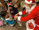 ★クリスマスイベント★お子様だけじゃなく館内の皆様にサンタクロースよりプレゼントが…!