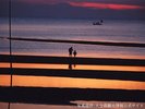 【真玉海岸】遠浅の干潟と夕陽の映る黄金の水面が織りなす景色は幻想的・・・当館より車で55分