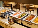 一日のスタートであるご朝食。洋朝食のメニューに、京都ならではのオリジナルメニューで1日に彩を。