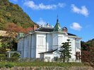 【仁風閣】フランスのルネサンス様式を基調とした建築が美しい建物。秋には紅葉もきれいです。