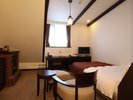 【マウントビューダブル/22u】屋根の傾斜を活かしたロフト風の客室。
