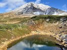 【旭岳/初冠雪】晴天が映し出す「逆さ旭岳」、この季節しか味わえない感動をあなたに。