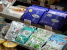 【1階/コンビニエンスストア】その地域のお土産品も販売しております。旅も思い出にどうぞ。