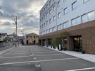 お車でのご来館に便利なホテル前駐車場。第二駐車場と合わせて40台分をご準備しております(普通車無料)