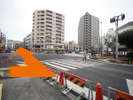 〈入谷駅出口4からアクセスA〉出口4を出て、左に進むとすぐ交差点があります。