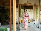 趣ある石畳のエントランス