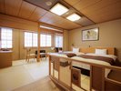 【和室10畳ツイン】様々なニーズでご利用頂けるベッドが付いたお部屋