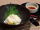 生湯葉刺し…日光名物、湯葉の刺身。トロっとした舌触りを味わっていただけます。