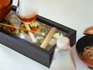【夕食一例】燻製の香りがついたそばつゆが上品な味わいです
