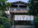 【外観】暖簾をくぐった瞬間から、日常の喧騒から逃れた、ゆったりとした時間の始まり