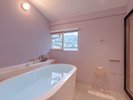【黄昏の部屋】傷を癒す効能が特徴の湯河原温泉。