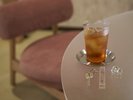 【ロビー】ウェルカムドリンクとしてリラックス出来る紅茶をご用意しております。