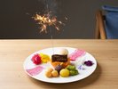 華やかな記念日プレートでおもてなし致します。