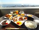 一日の活力は朝食から!東京湾を一望できるレストランでご朝食