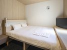 ユニバーサルクイーンベッド個室