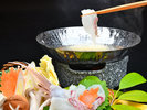 身がふんわりとほどけるような柔らかさ。湯気に包まれたごちそう。鯛しゃぶ