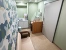 ベビーケアルーム ・ソファー・おむつ替え台・おむつゴミ箱・手洗い場・流し台・浄水給湯器・電子レンジ