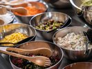 【朝食】旅先だからこそ許される、食欲全開のわがままタイム。