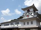 人吉駅。旅の情緒を感じ、鍋屋での滞在への期待が高まる。