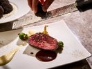 【夕食】オプションでヴィアンド(肉料理)にトリュフのトッピングも可能です