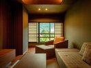 【本館・セパレートツイン】リビングスペースとベッドスペースが分かれたお部屋です。