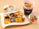 小学生のお子様で幼児向け料理に変更したご夕食※イメージ