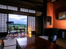 【1階テラス付客室】テラスから四季の情緒を感じられるお部屋。湯上りのひと時も格別です。