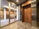 エントランスは24時以降施錠しております