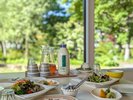 ホテル朝食風景