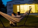 夜のハンモック