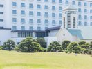 ■庭園-チャペル-■有栖川宮別邸の面影を残す庭園は新館とチャペル、海まで見渡せる絶景が広がります