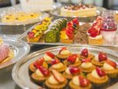 ■本館1階ーテラスレストラン「サントロペ」-朝食バイキング■シェフこだわりのスイーツを朝食でも♪
