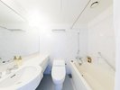 ■本館-スタンダードツイン・トリプル-■27u。明るく清潔感のあるユニットバス。バスタブは広々ゆったり♪