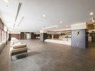 ■新館SPAタワー-館内-■明るい陽射しが差し込むラグジュアリーな空間