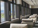 ■新館ー入口共有スペースー■自然光がたっぷり差し込みリラックスムード満点。旅の合間のほっと一息に。