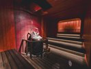 ■新館SPAタワー地下1階-メンズサウナ施設-■サウナ「もくもく」赤を基調とした個性的なデザインが特徴