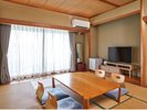 和室10畳 . 1〜5名様.(トイレ・洗面台付き, お風呂は大浴場をご利用下さい)
