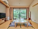 和室10畳 . 1〜5名様.(トイレ・洗面台付き, お風呂は大浴場をご利用下さい)