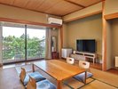 和室10畳 . 1〜5名様.(トイレ・洗面台付き, お風呂は大浴場をご利用下さい)