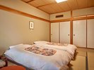 和洋室10畳 1〜3名様. (トイレ・洗面台付き,お風呂は大浴場をご利用下さい)
