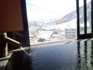 2階　湯ノ坂館露天風呂付客室。冬の景色。