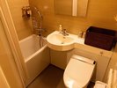 【スタンダード】おまかせ和or洋・山側客室|バス・トイレ一体型のユニットバス。
