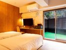 【ペット同伴可】ドッグラン付き山側洋室|室内からもドッグランへすぐアクセス可能