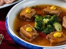 【卓袱料理】長崎らしさが光る豚の角煮は旨味たっぷり。グループで囲む卓袱料理の醍醐味を味わえます。