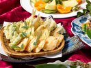 【卓袱料理】旬の野菜や魚の天ぷらをサクサクの揚げたてで。和の風味をお楽しみください。